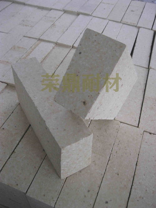 鄭州榮鼎耐火材料 專(zhuān)業(yè)鑄造工業(yè)基石，可靠品質(zhì)值得信賴(lài)